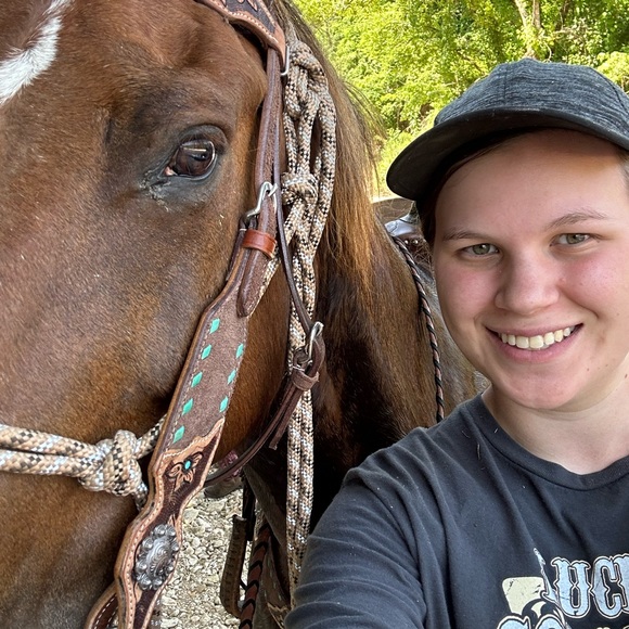 Meet your Posher, Kaitlyn - Picture 8 of 16